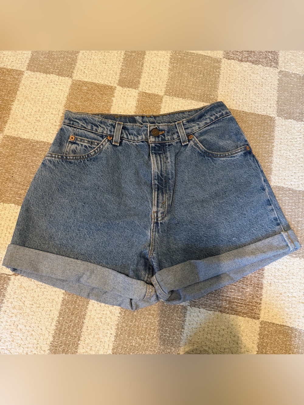 Vintage Levi’s 951 oranges tab mom jean shorts